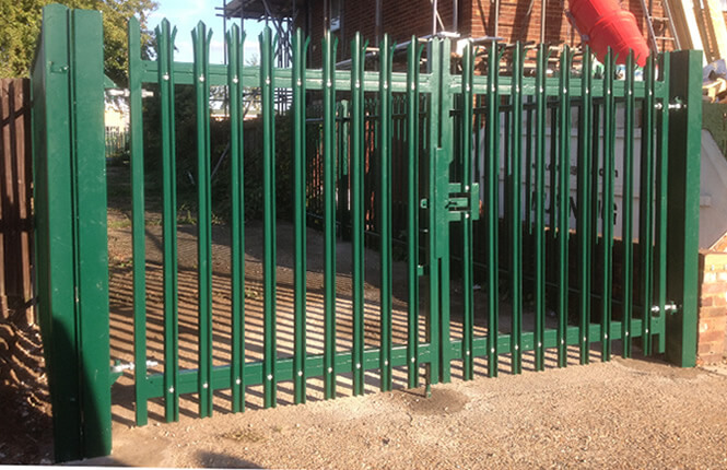 RSG3600 palisade powder coated gate on a residential site in West London.