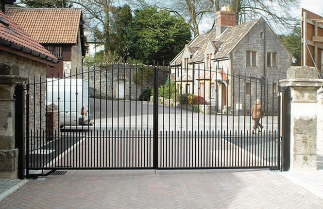 RSG3200 driveway gate on a residential complex in Islington.