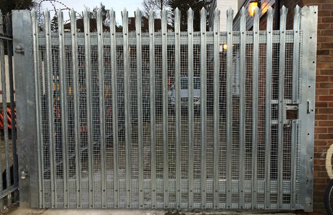 RSG3600 palisade mesh gate on a commercial estate in Wimbledon.