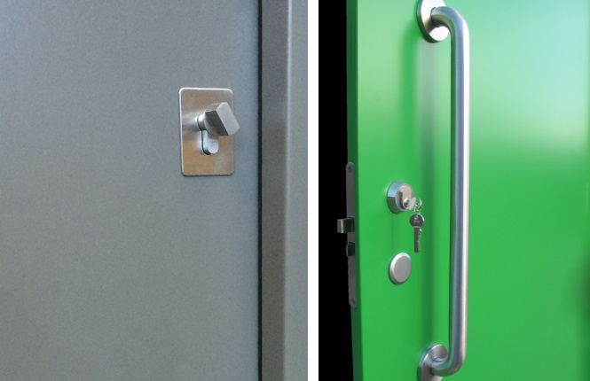 Deadlock, Pull Handle & Euro Cylinder Thumbturn on our RSG8000 Steel Doors.